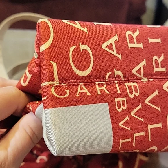 Bvlgari Gold and Cream Accent with Red Detail - Picture 15 of 16